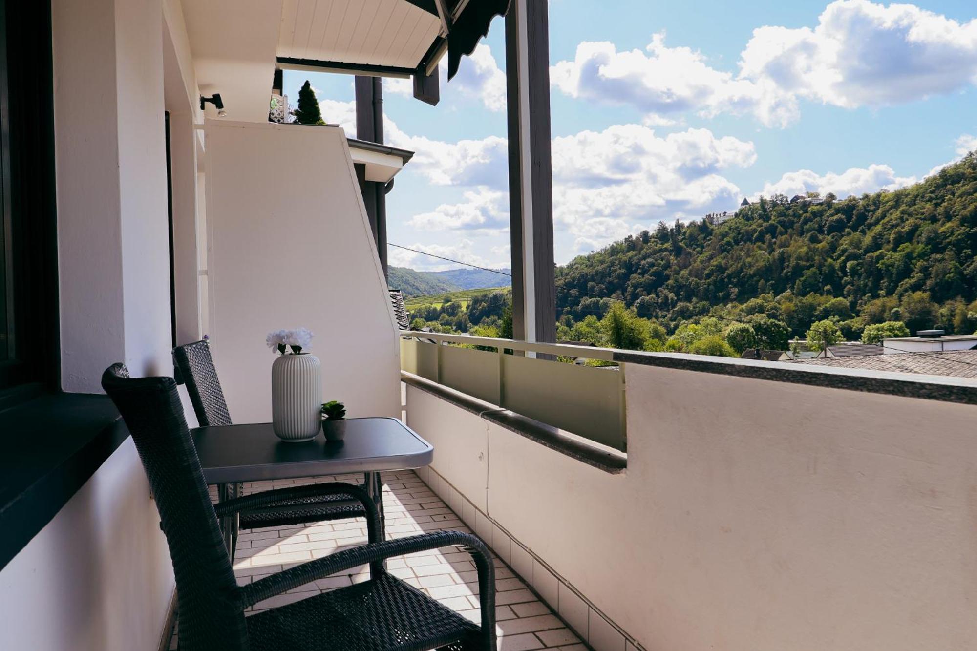 Moderne Fewo Sky Netflix Terrasse Burgblick Boxspringbett Waschtrockner 불라이 외부 사진